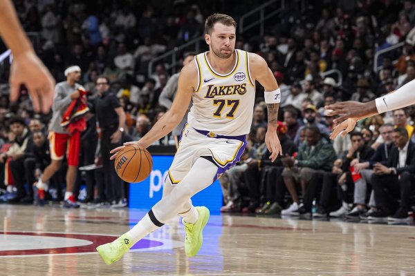 Doncic 6 lần lọt vào top 10 La
