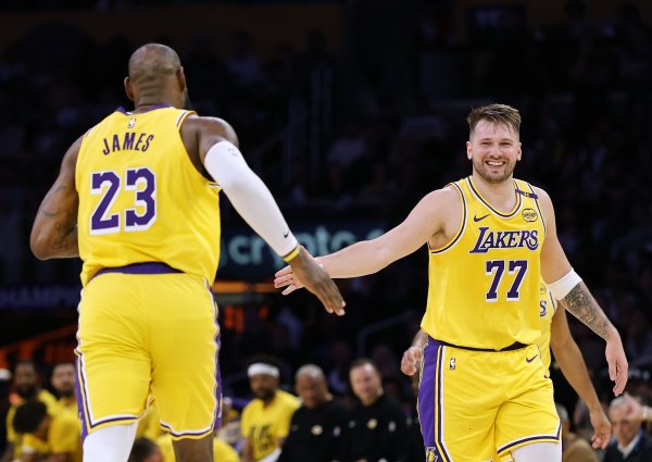 Lão Chiến phù hợp như thế nào? Doncic: LeBron đã chơi 21 mùa giải và anh ấy biết mọi thứ.
