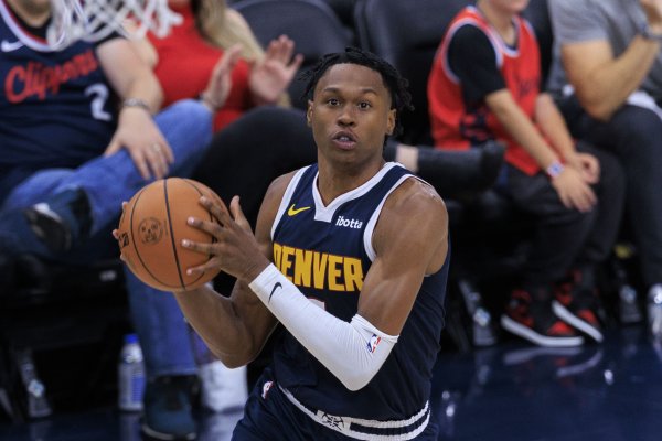 Ghi tám điểm liên tiếp! Watson