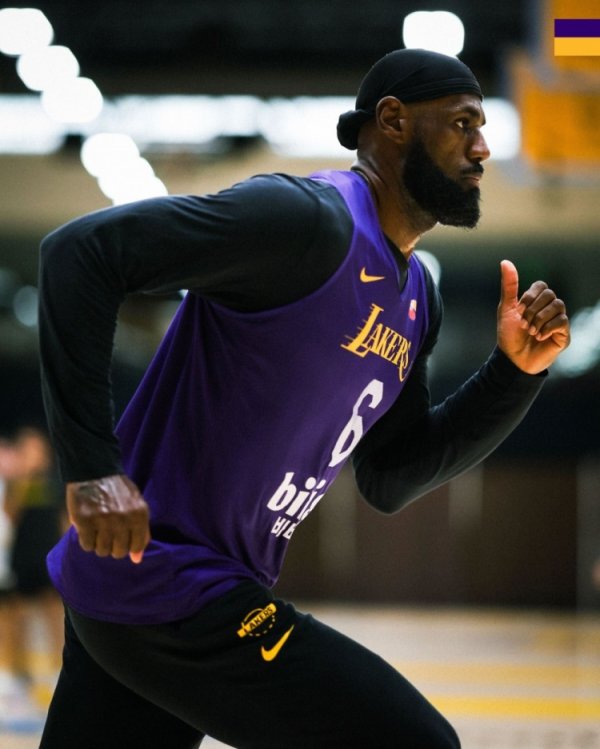 Tăng cường quân đội của bạn! Lakers chính thức đăng ảnh tập luyện của đội: Họ đã tập luyện cả tuần