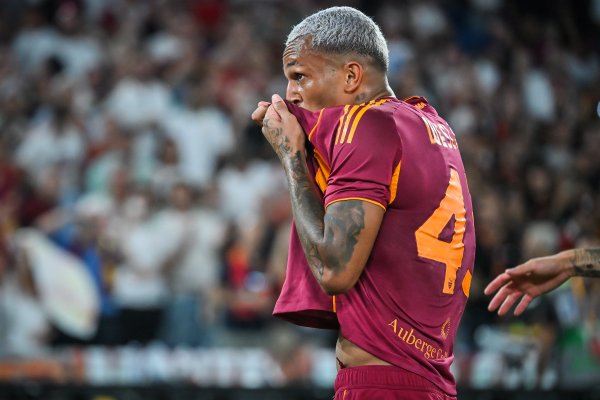 Wesley: Tôi đến Roma để cạnh tranh chức vô địch Serie A và nếu Chúa muốn chúng tôi có thể giành chiến thắng